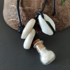 Alternative view of Anhänger Fläschchen mit Muscheln